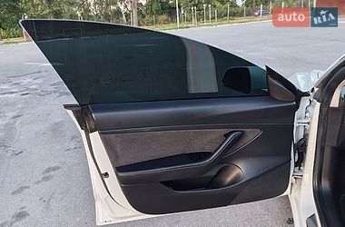 Седан Tesla Model 3 2020 в Житомире