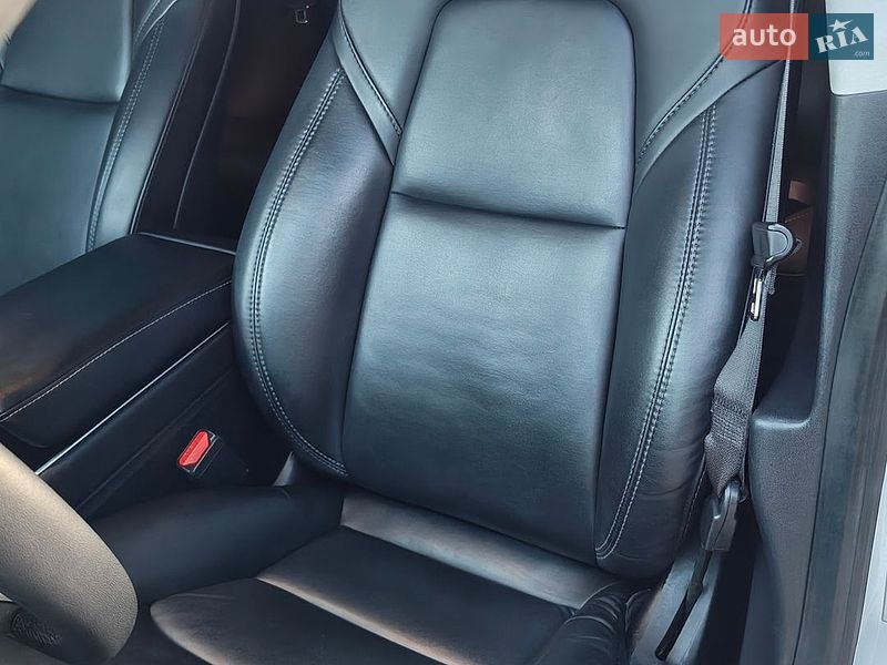 Седан Tesla Model 3 2020 в Житомире