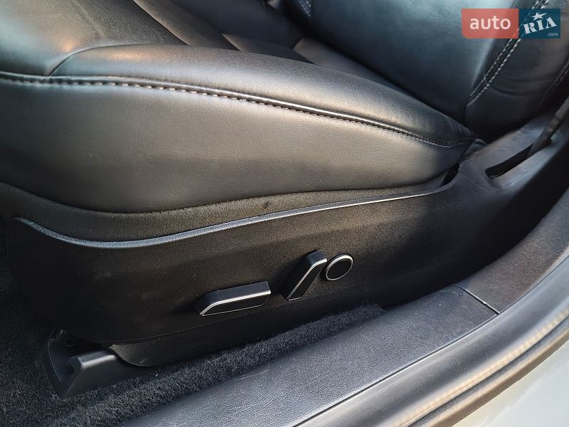 Седан Tesla Model 3 2020 в Житомире