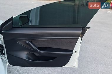 Седан Tesla Model 3 2020 в Житомире