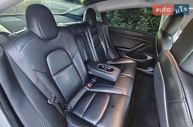 Седан Tesla Model 3 2020 в Житомире