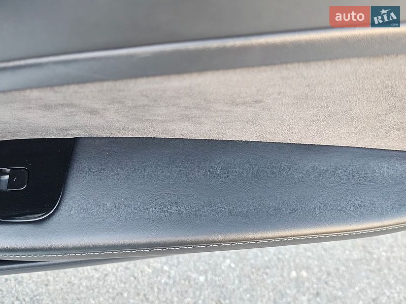 Седан Tesla Model 3 2020 в Житомире