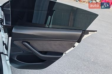 Седан Tesla Model 3 2020 в Житомире