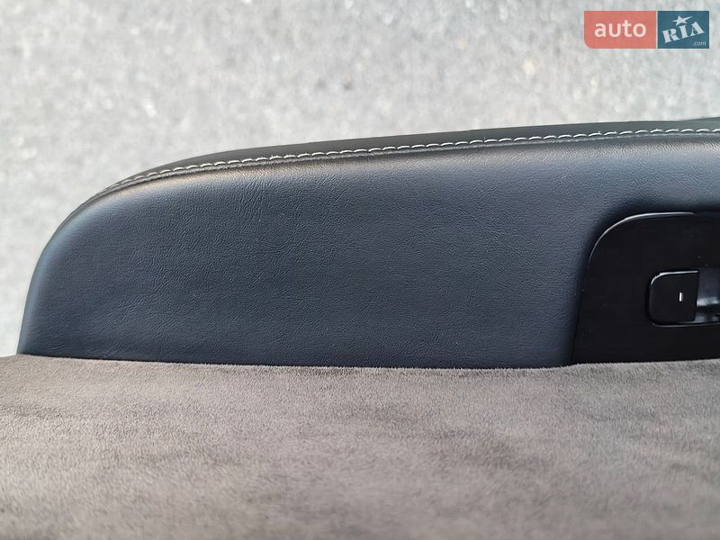 Седан Tesla Model 3 2020 в Житомире
