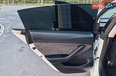 Седан Tesla Model 3 2020 в Житомире