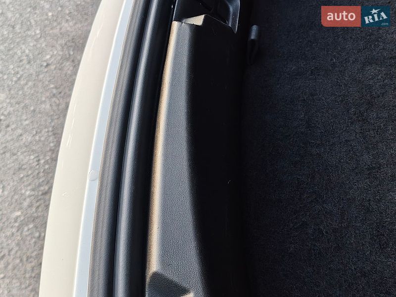 Седан Tesla Model 3 2020 в Житомире