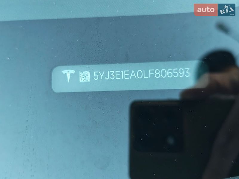 Седан Tesla Model 3 2020 в Житомире