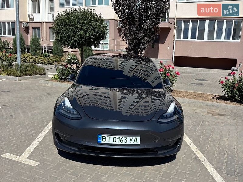 Седан Tesla Model 3 2018 в Одесі