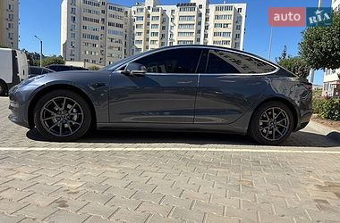 Седан Tesla Model 3 2018 в Одесі