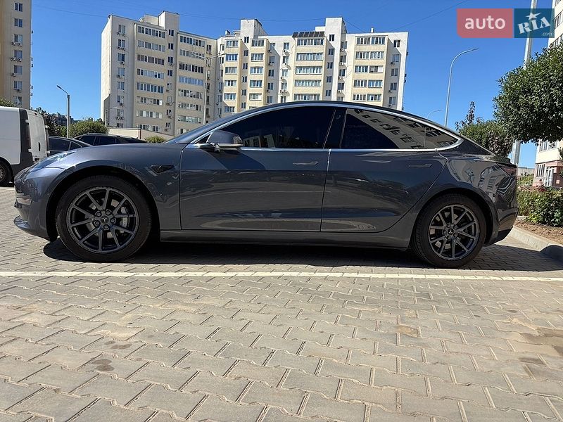 Седан Tesla Model 3 2018 в Одесі