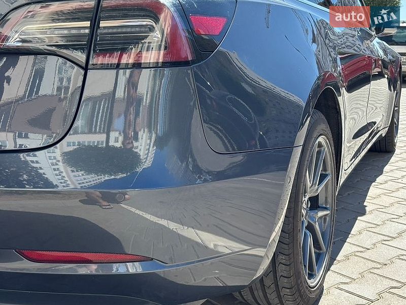 Седан Tesla Model 3 2018 в Одесі