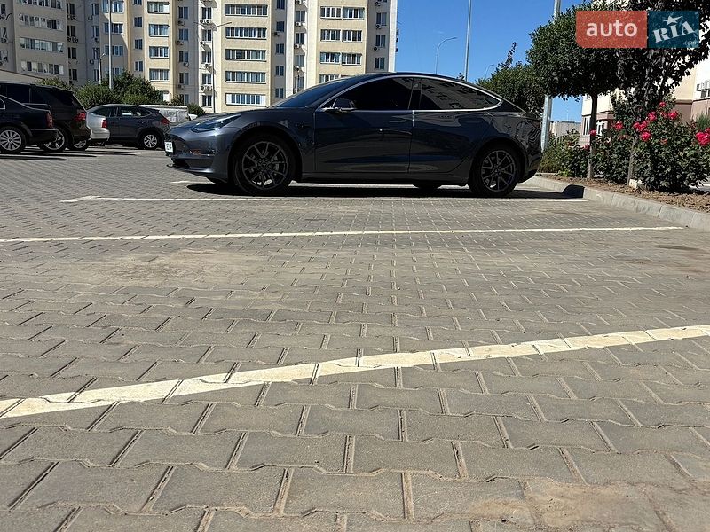 Седан Tesla Model 3 2018 в Одесі