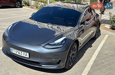 Седан Tesla Model 3 2018 в Одесі
