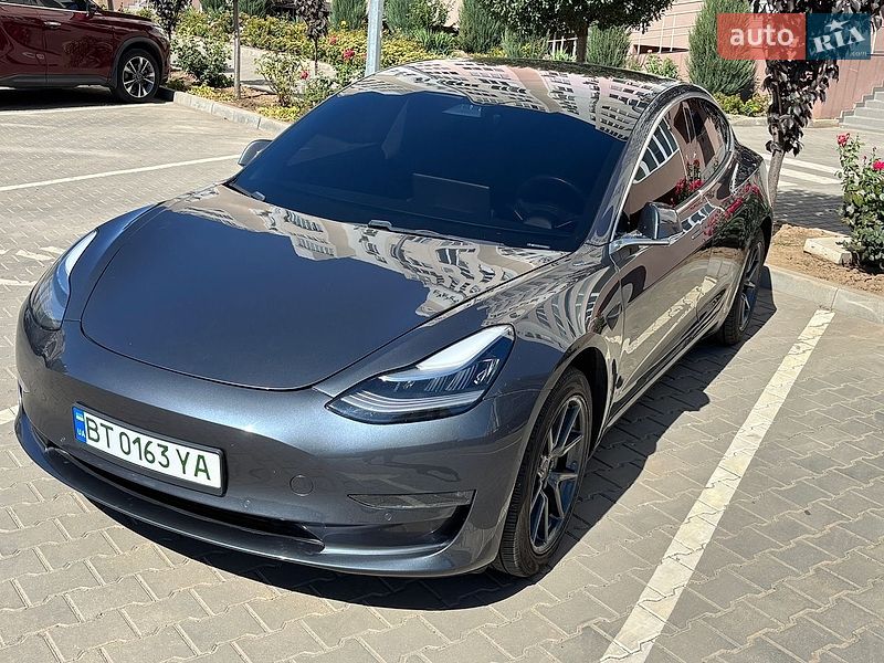 Седан Tesla Model 3 2018 в Одесі