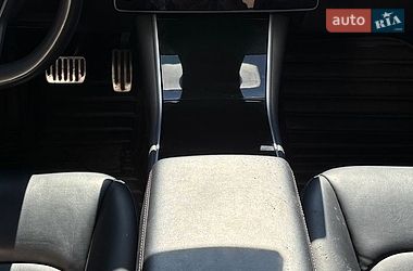 Седан Tesla Model 3 2018 в Одесі