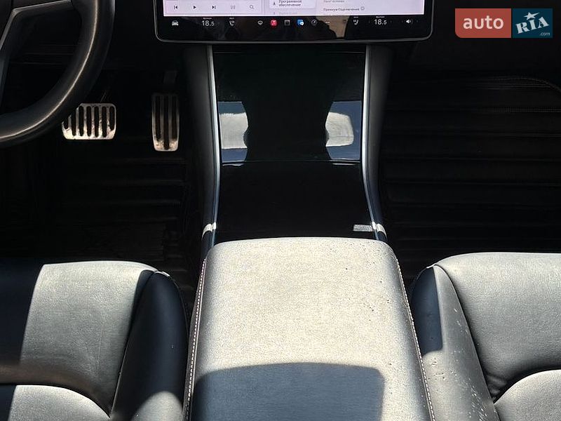 Седан Tesla Model 3 2018 в Одесі