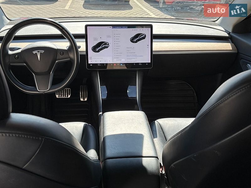 Седан Tesla Model 3 2018 в Одесі