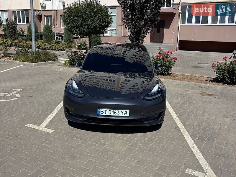 Седан Tesla Model 3 2018 в Одесі