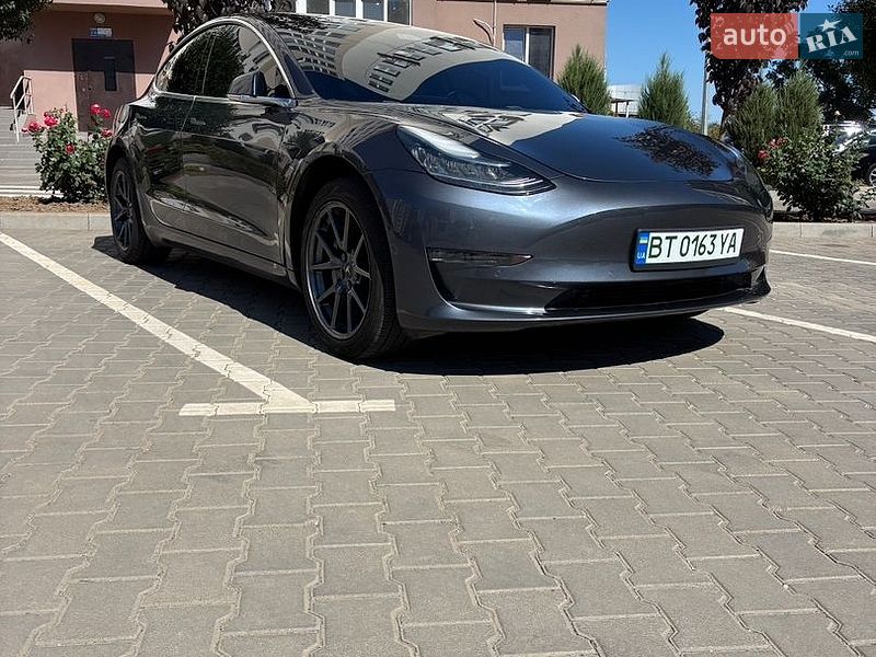 Седан Tesla Model 3 2018 в Одесі
