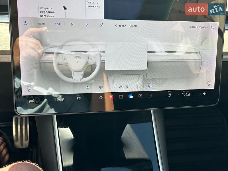 Седан Tesla Model 3 2018 в Одесі