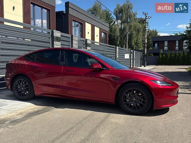 Седан Tesla Model 3 2024 в Петропавловской Борщаговке