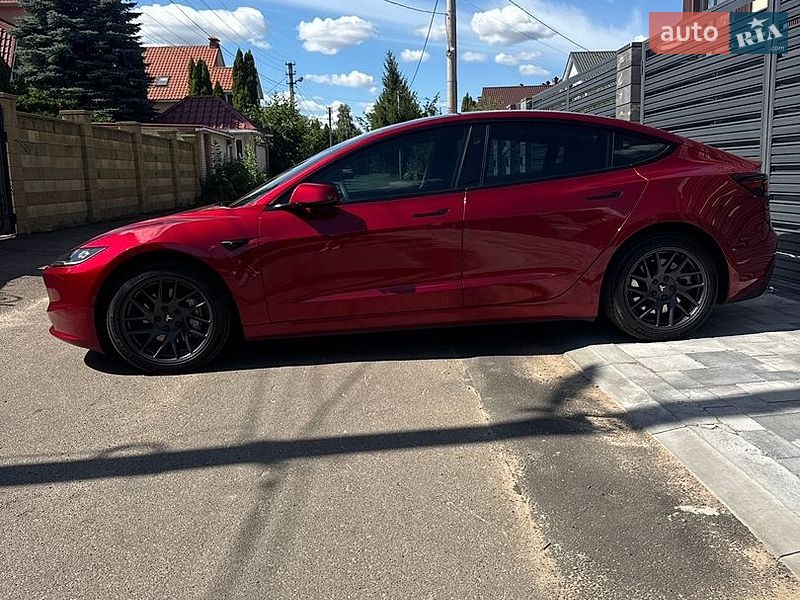 Седан Tesla Model 3 2024 в Петропавловской Борщаговке