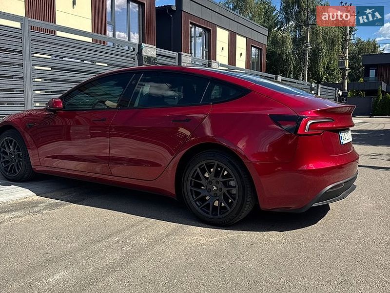Седан Tesla Model 3 2024 в Петропавловской Борщаговке