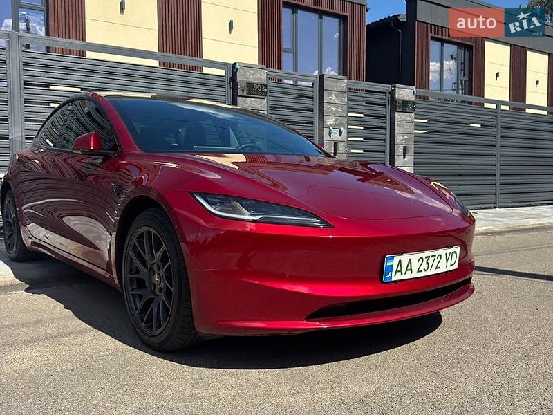 Седан Tesla Model 3 2024 в Петропавловской Борщаговке