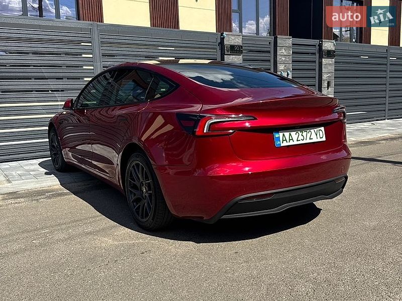 Седан Tesla Model 3 2024 в Петропавловской Борщаговке