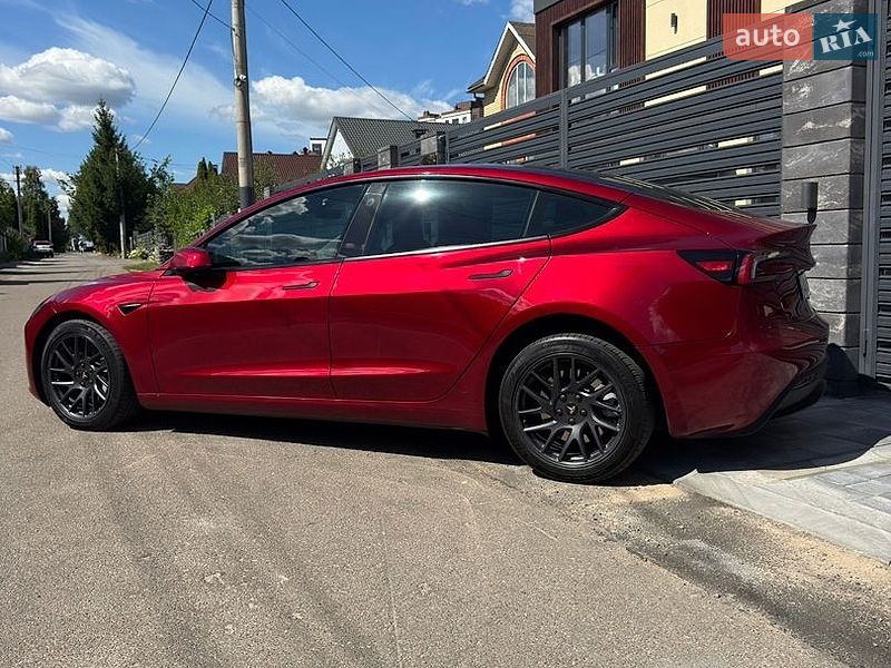 Седан Tesla Model 3 2024 в Петропавловской Борщаговке