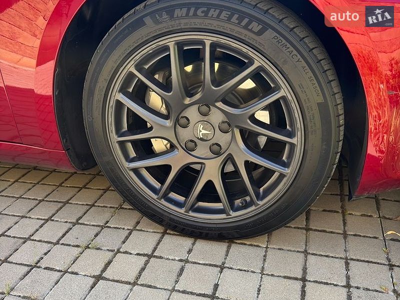 Седан Tesla Model 3 2024 в Петропавловской Борщаговке