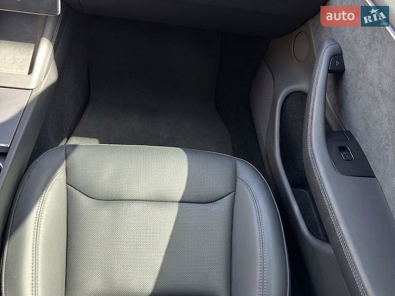 Седан Tesla Model 3 2024 в Петропавловской Борщаговке