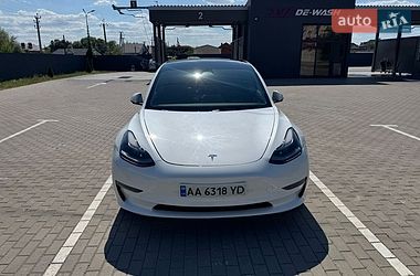 Седан Tesla Model 3 2023 в Киеве