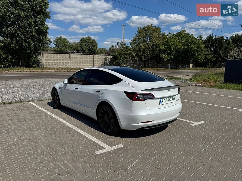 Седан Tesla Model 3 2023 в Киеве