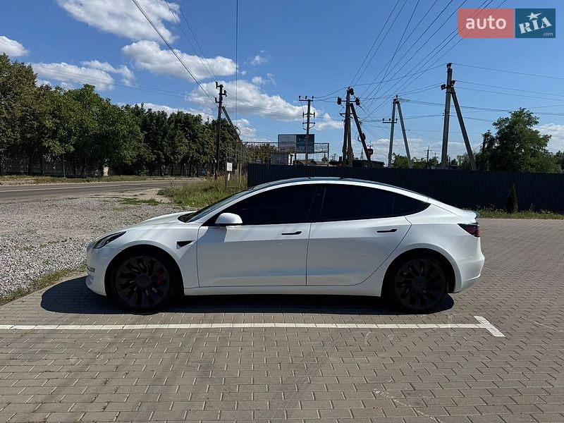 Седан Tesla Model 3 2023 в Киеве