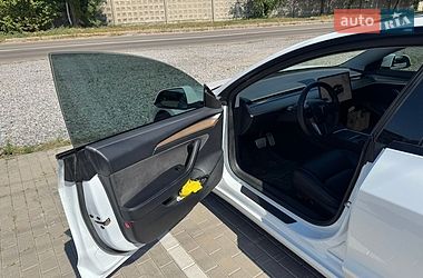 Седан Tesla Model 3 2023 в Киеве