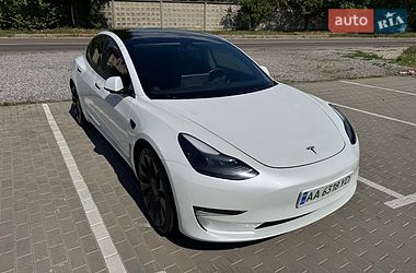 Седан Tesla Model 3 2023 в Киеве