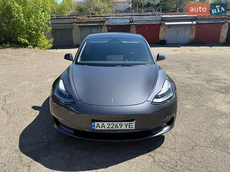 Седан Tesla Model 3 2022 в Києві