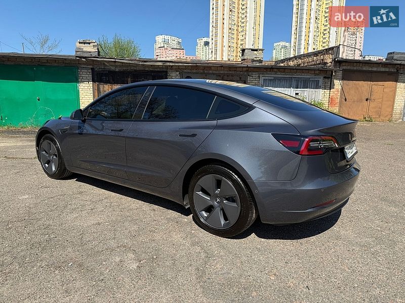 Седан Tesla Model 3 2022 в Києві