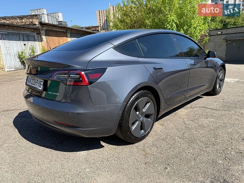Седан Tesla Model 3 2022 в Києві
