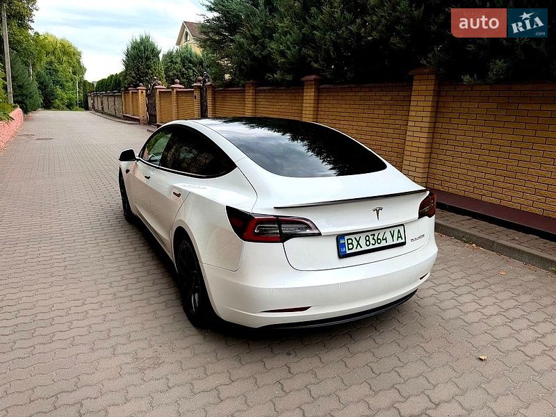 Седан Tesla Model 3 2021 в Хмельницком