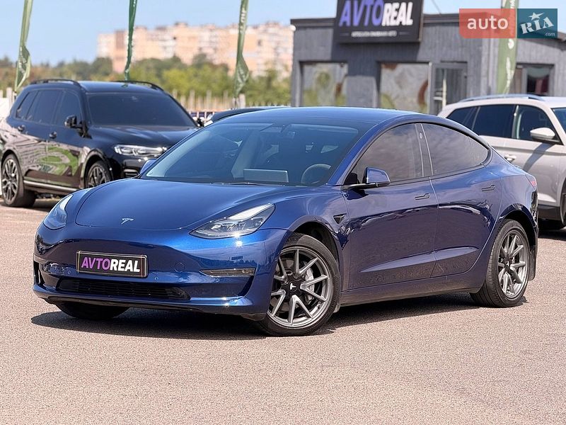 Седан Tesla Model 3 2022 в Кривом Роге