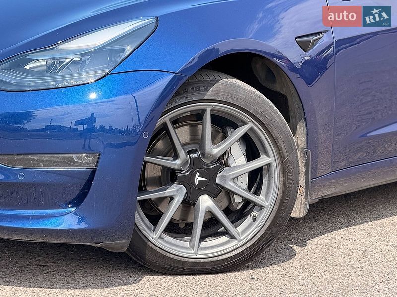 Седан Tesla Model 3 2022 в Кривом Роге