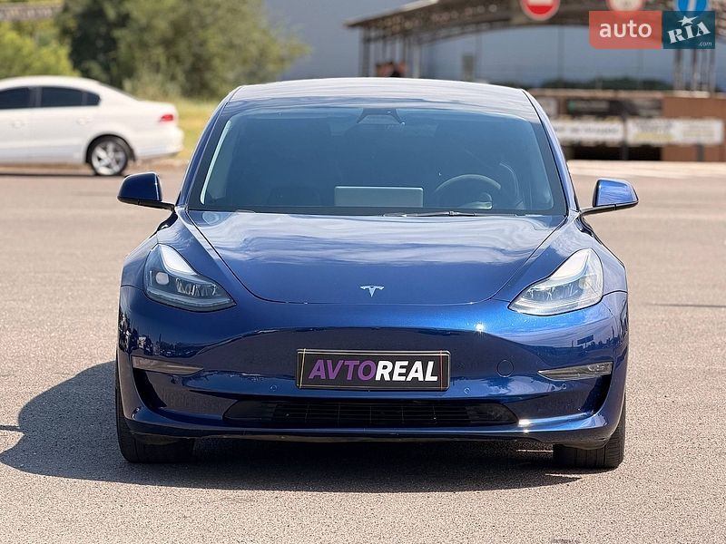 Седан Tesla Model 3 2022 в Кривом Роге
