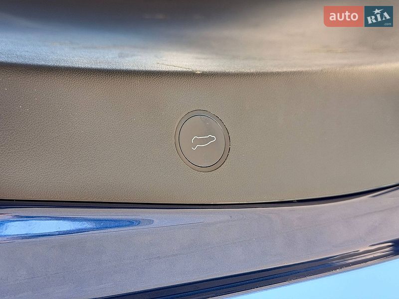 Седан Tesla Model 3 2022 в Кривом Роге