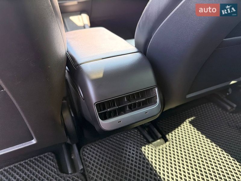 Седан Tesla Model 3 2022 в Кривом Роге
