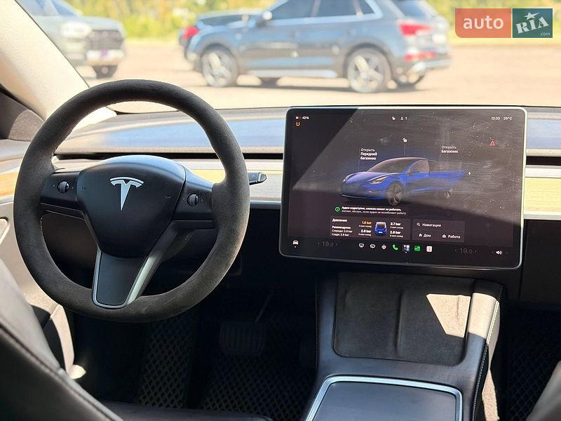 Седан Tesla Model 3 2022 в Кривом Роге