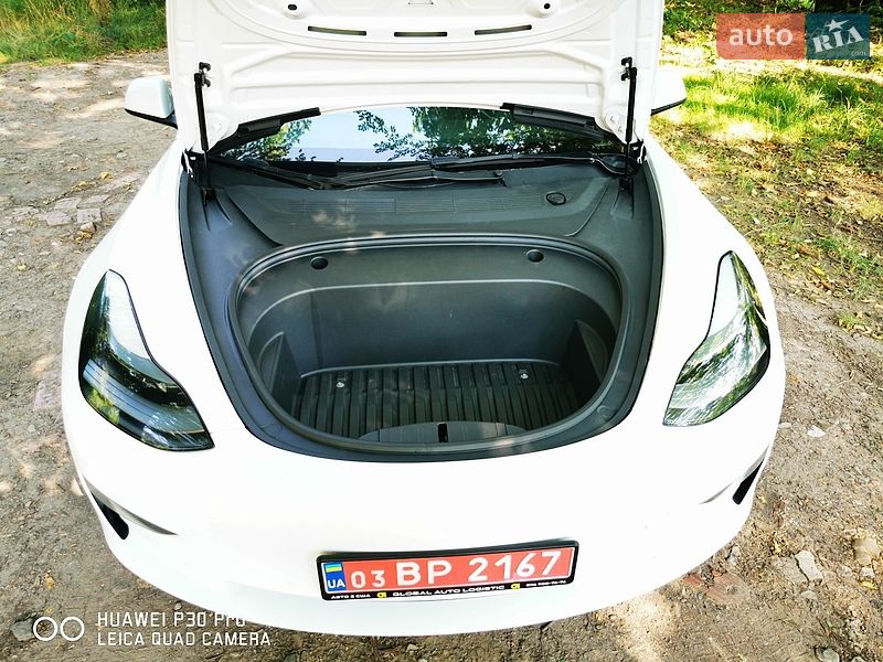 Седан Tesla Model 3 2022 в Бориславе