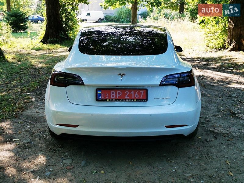Седан Tesla Model 3 2022 в Бориславе