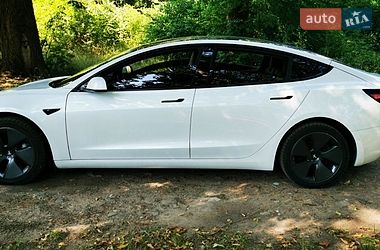 Седан Tesla Model 3 2022 в Бориславе